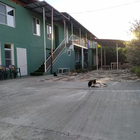 סוקהום Guest House On Shakirbay 11 מראה חיצוני תמונה