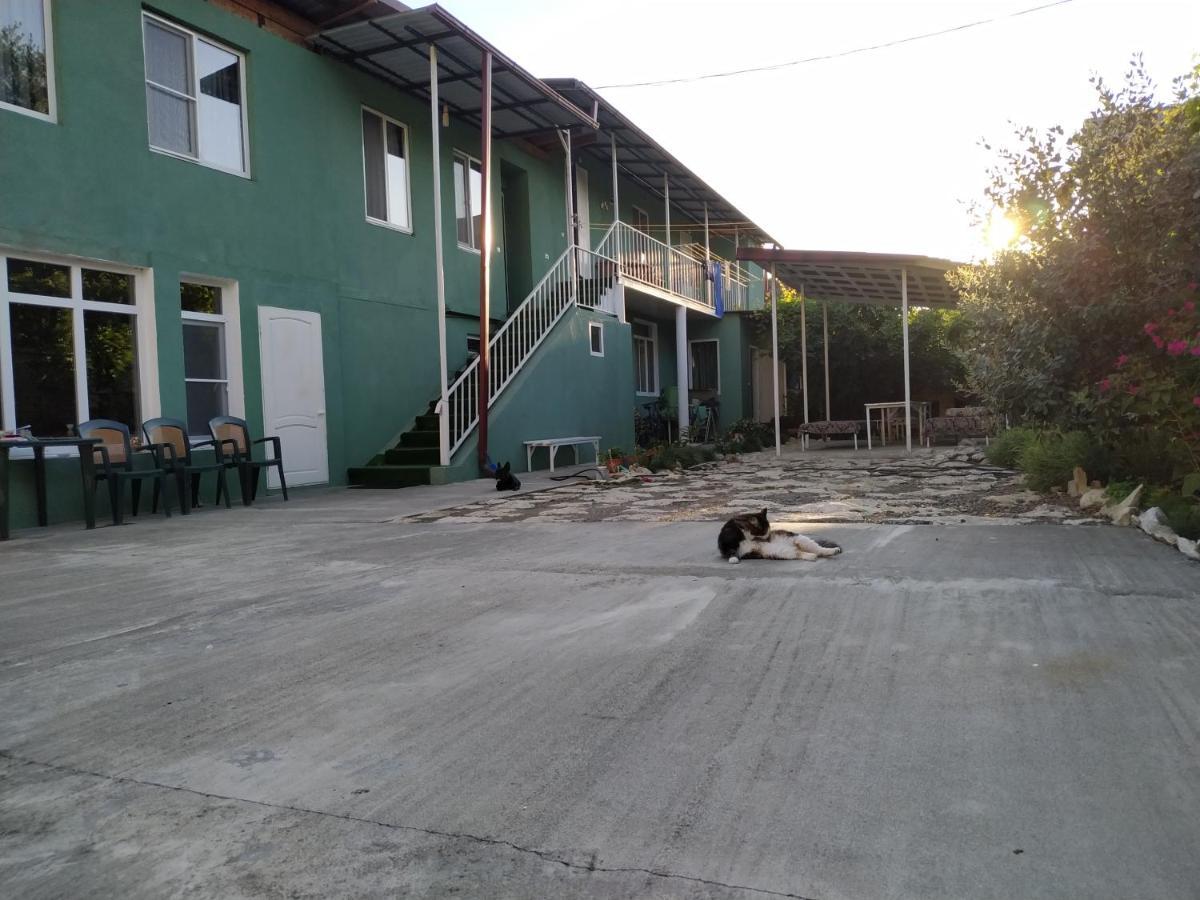 סוקהום Guest House On Shakirbay 11 מראה חיצוני תמונה