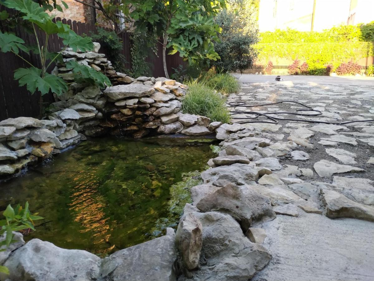סוקהום Guest House On Shakirbay 11 מראה חיצוני תמונה