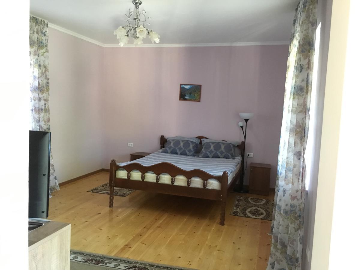 סוקהום Guest House On Shakirbay 11 מראה חיצוני תמונה
