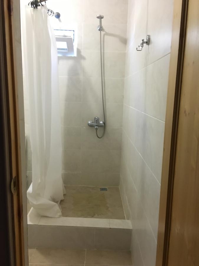 סוקהום Guest House On Shakirbay 11 מראה חיצוני תמונה