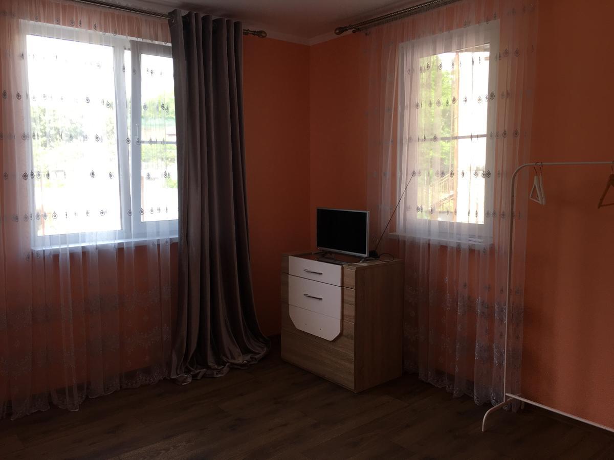 סוקהום Guest House On Shakirbay 11 מראה חיצוני תמונה